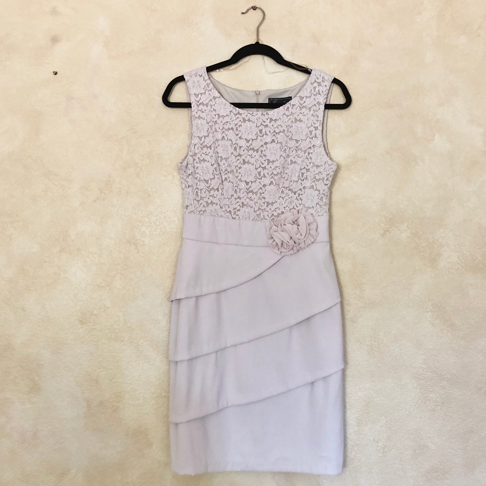Cute dress with lace and flower (Never worn)